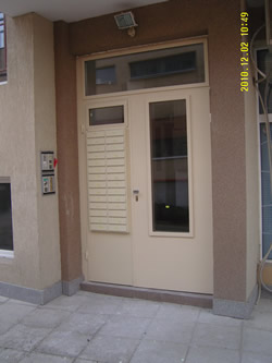 Входни Врати 8